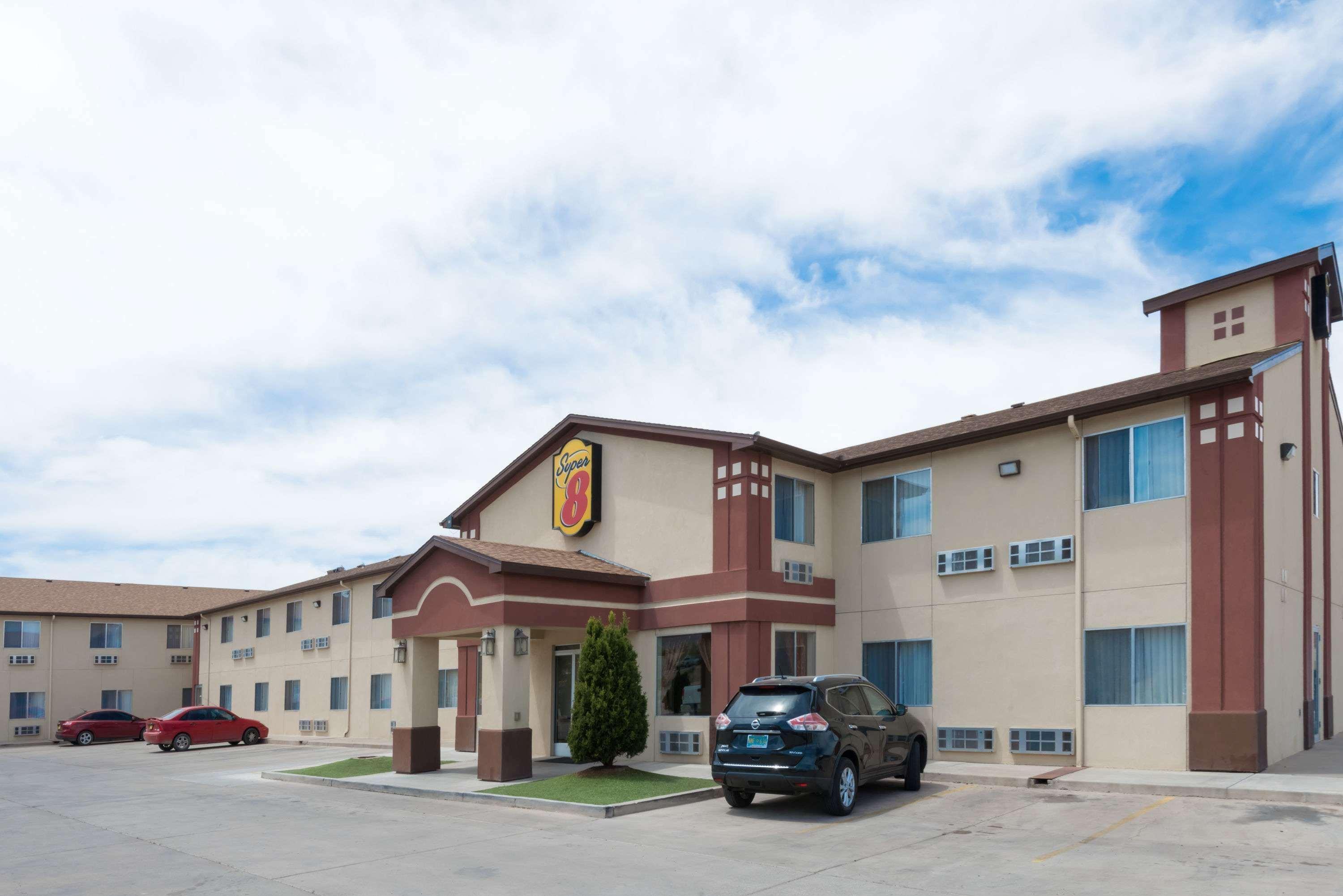 Super 8 By Wyndham Bernalillo Hotel Екстериор снимка