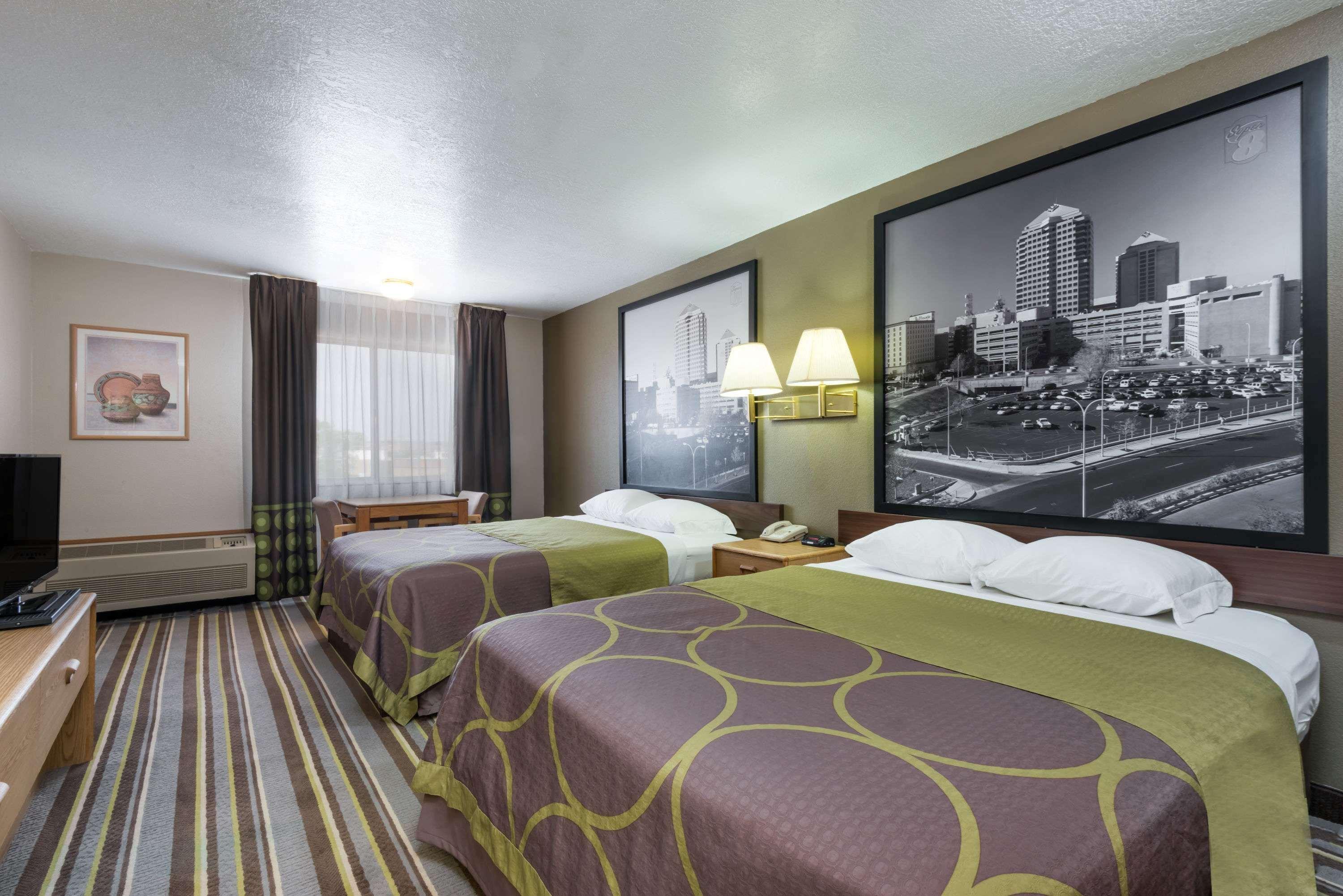 Super 8 By Wyndham Bernalillo Hotel Екстериор снимка