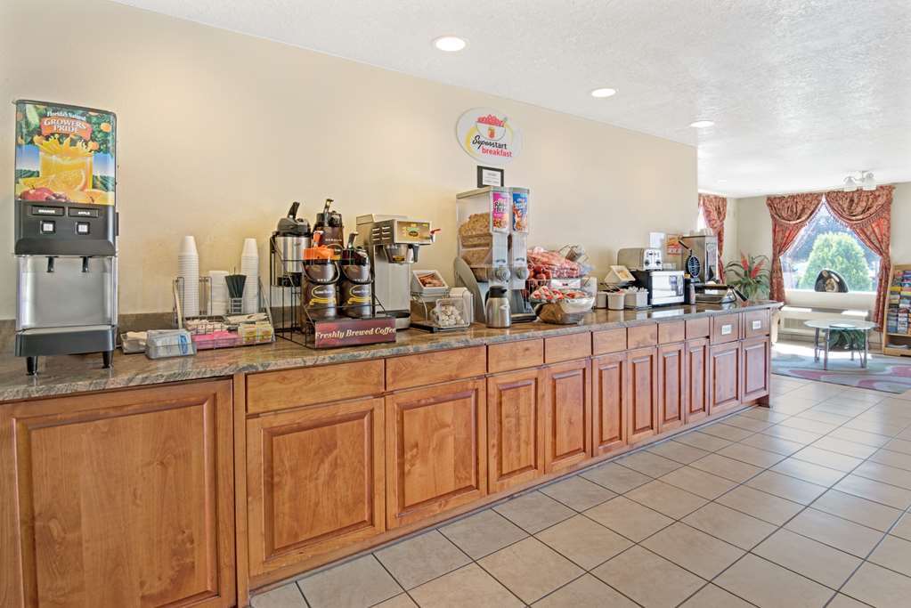 Super 8 By Wyndham Bernalillo Hotel Съоръжения снимка