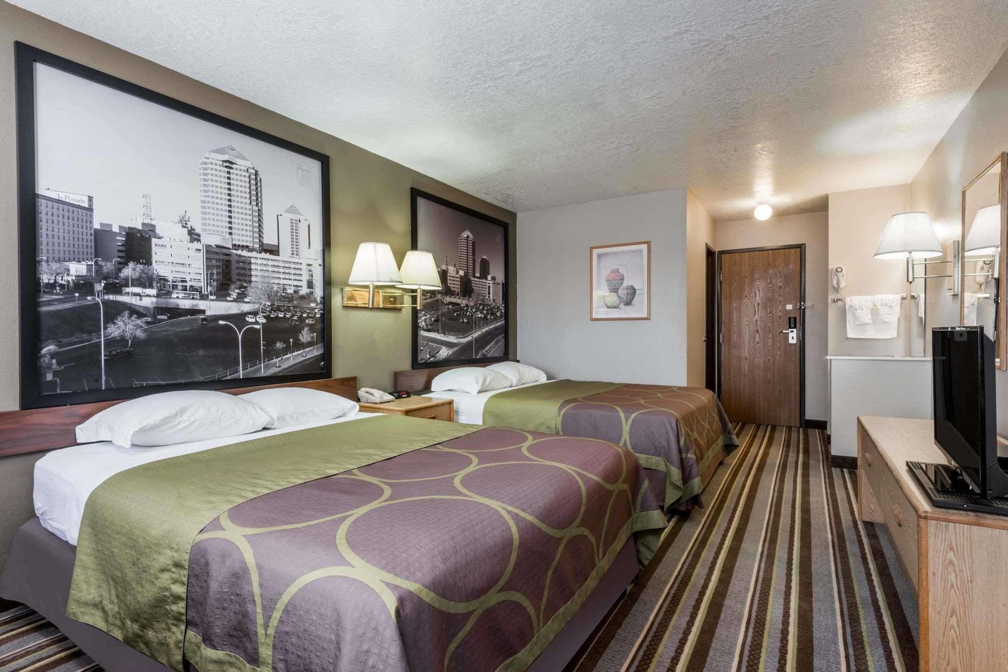Super 8 By Wyndham Bernalillo Hotel Екстериор снимка