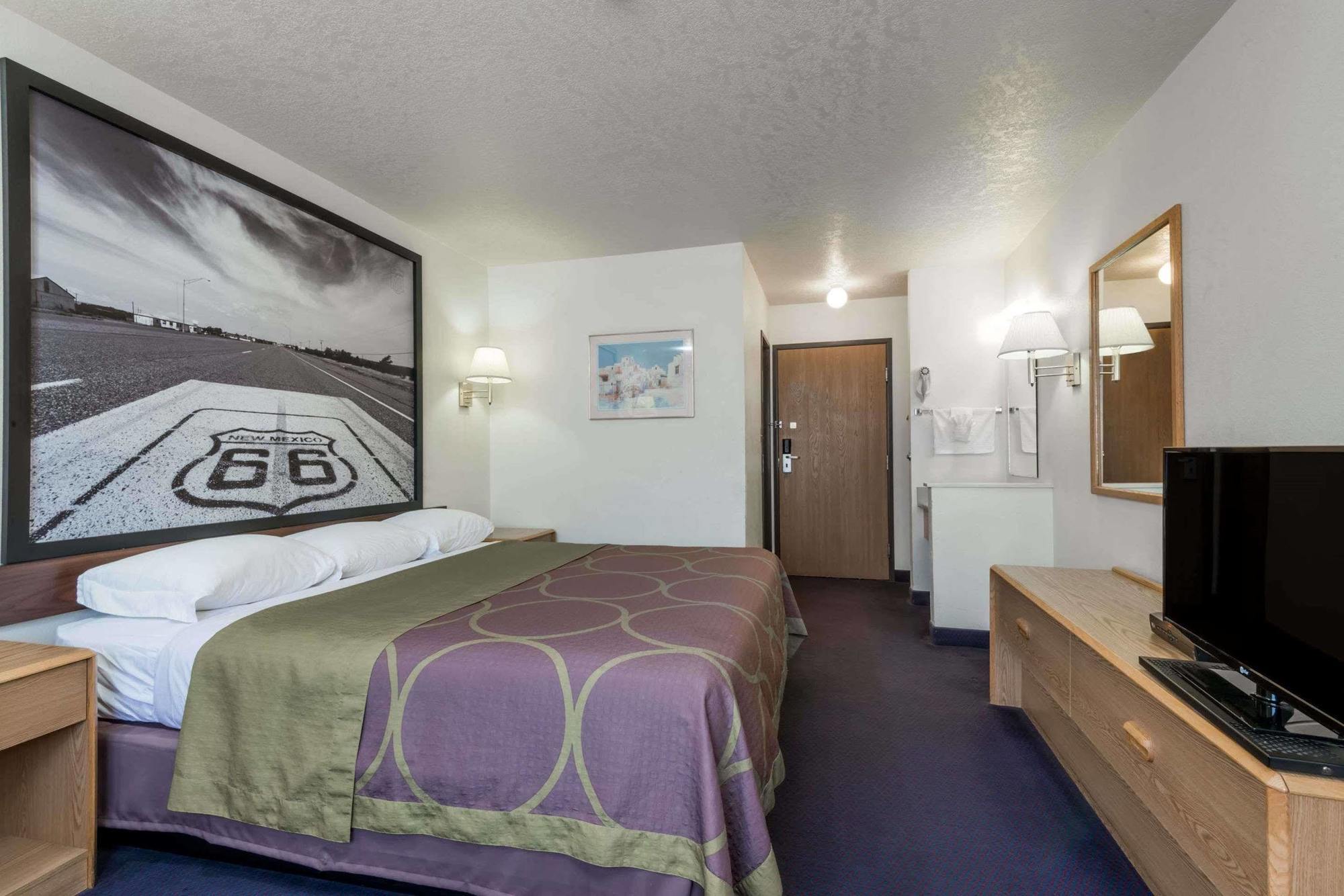 Super 8 By Wyndham Bernalillo Hotel Екстериор снимка