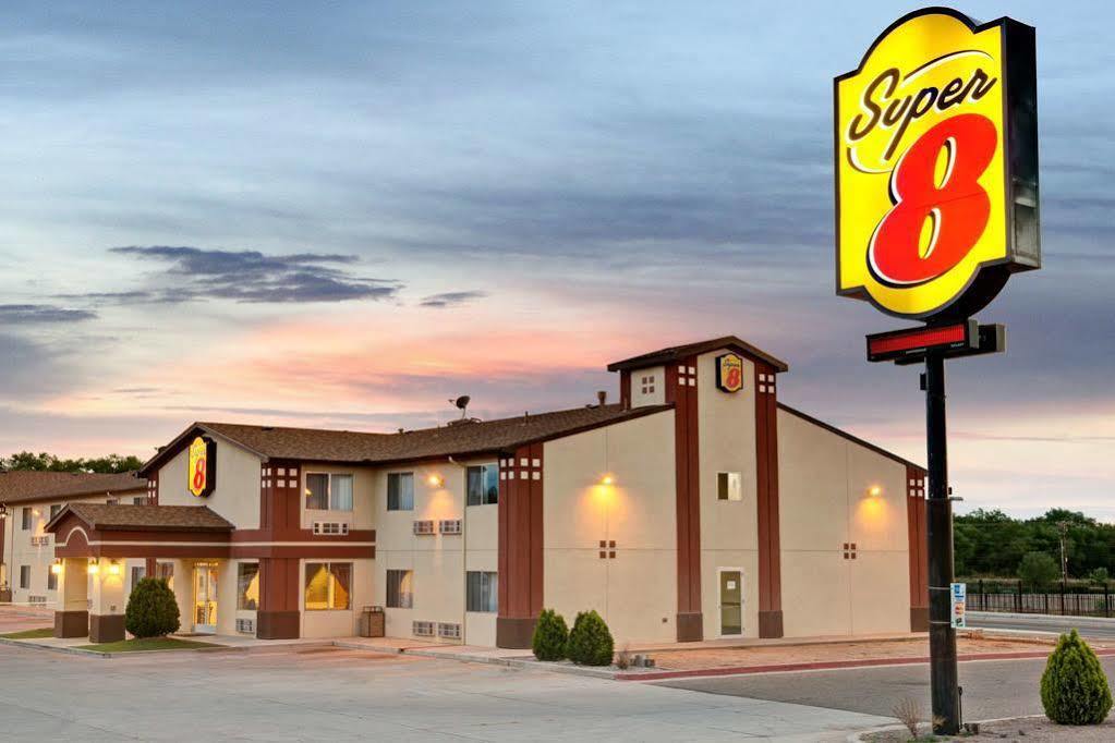 Super 8 By Wyndham Bernalillo Hotel Екстериор снимка